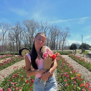 Meet your Posher, Olivia